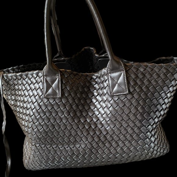 Bottega Veneta Cabat Tote Intrecciato Nappa Medium - Picture 2 of 5